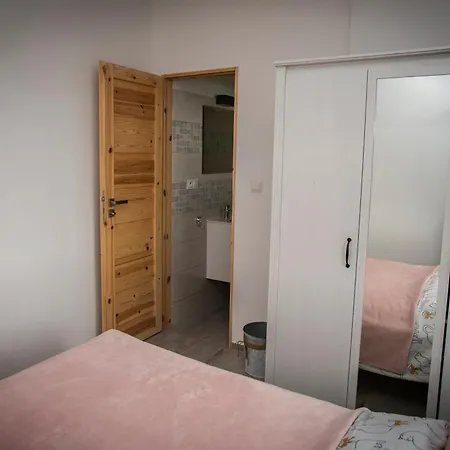 Letniskowe Malina 1 度假居 Gawrony